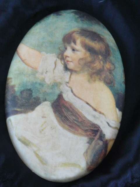 PRINT ON CASTER OF PARICE