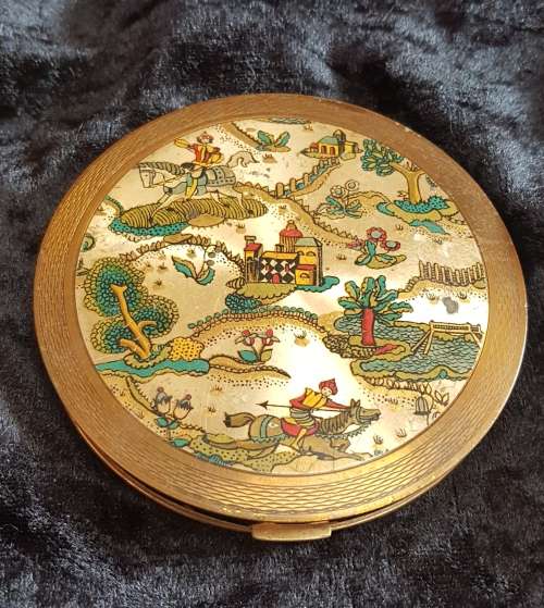 Vogue Vanities mirror powder compact. Definitely vintage STUNNING REDUCED >>>>>>!!!!!!!