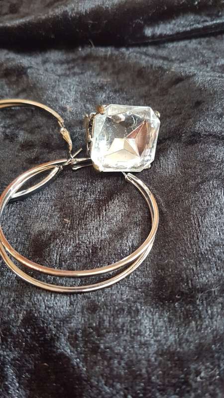 Lovely bling Ring with large Hoop earrings