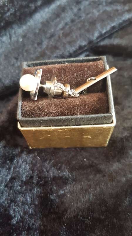 Genuine pearl mens Pin Tie Tack very smart almost has an art deo feel to it