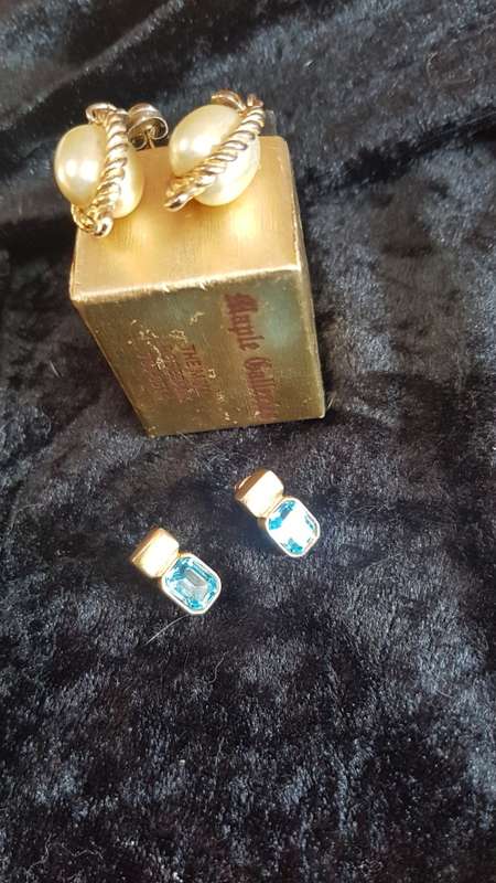 2 pair of vintage fashion earrings one with pearl like one with aquamarine color  stone