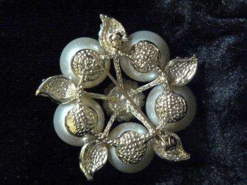 GOLD TONED FOUX PEARL AND BLING BROOCH