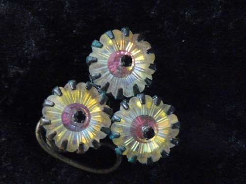 INTERESTING BROOCH PENDANT LOVELY