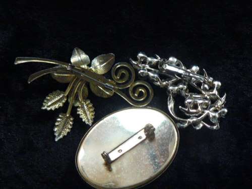 VINTAGE LIKE FASHION BROOCHES LOT X 3 STUNNING ITEMS!!!!!!!