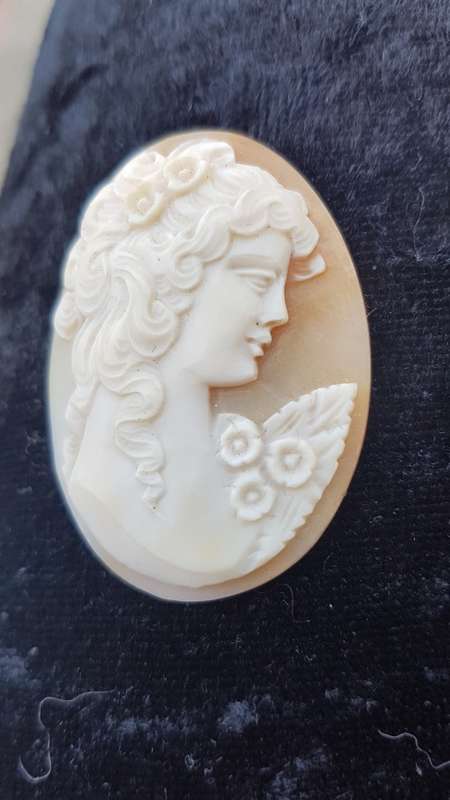 Beautifully stunning large  very detailed Cameo Top 4cm x 3cm