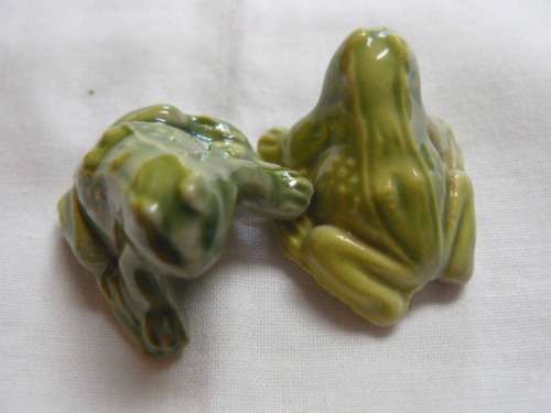 WADE FROGS X 2
