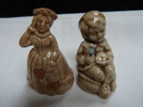 WADE 2 X FIGURINES