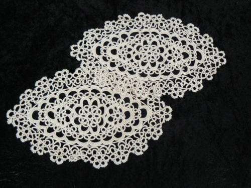 TATTING DOILIES X 2