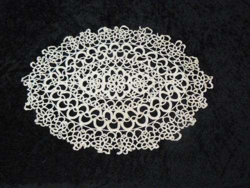 TATTING DOILIE STUNNING WORK