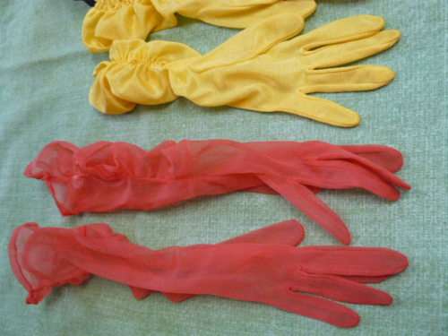 VINTAGE LIKE GLOVES X 3 PAIRS SMALL TO MEDIUM