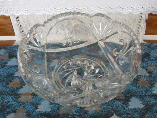 SOWERBY GLASS , FRUIT BOWL OR DISH CAN BE USED AS CHIPS DISH AND THE BLACK ONE FOR DIP . INTERESTING