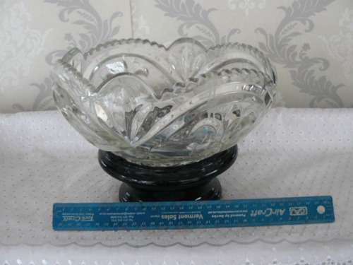 SOWERBY GLASS , FRUIT BOWL OR DISH CAN BE USED AS CHIPS DISH AND THE BLACK ONE FOR DIP . INTERESTING