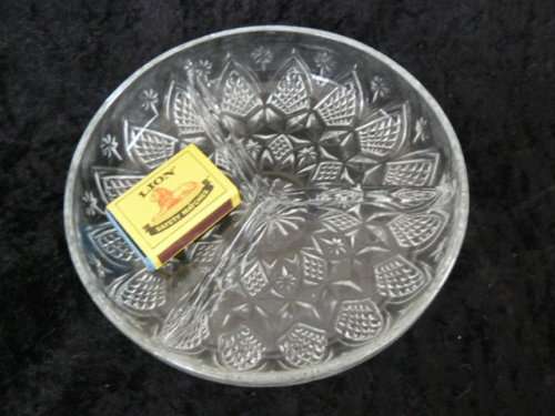 3 DIVISION GLASS SNACK DISH