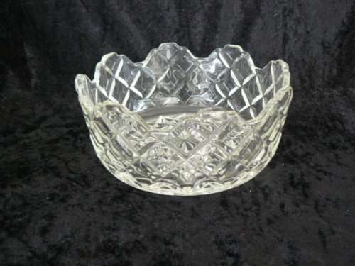 GLASS SNACK OR SALAD BOWL