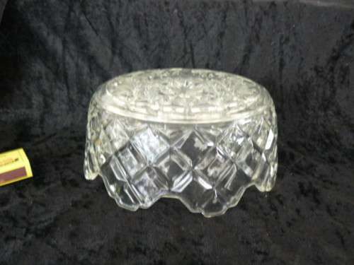 GLASS SNACK OR SALAD BOWL