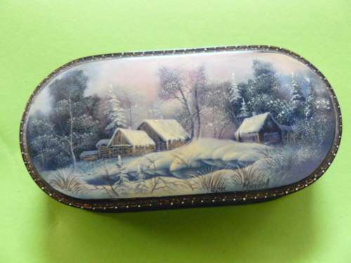 FEDOSKINO RUSSIAN LARQUER BOX SIGNED MIKHEEV