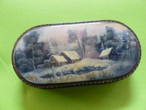 FEDOSKINO RUSSIAN LARQUER BOX SIGNED MIKHEEV