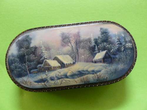 FEDOSKINO RUSSIAN LARQUER BOX SIGNED MIKHEEV