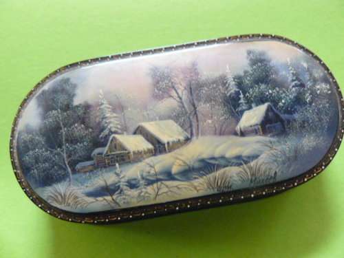 FEDOSKINO RUSSIAN LARQUER BOX SIGNED MIKHEEV