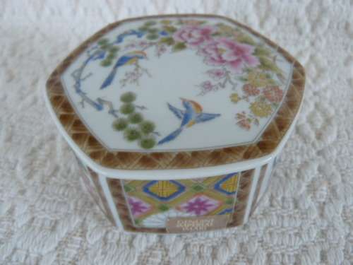 GENUINE IMPERIAL IMARI TRINCKET BOX