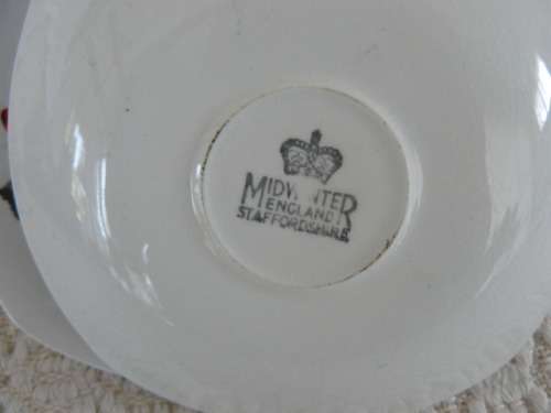 MIDWINTER ENGLAND 2 X SOUCERS