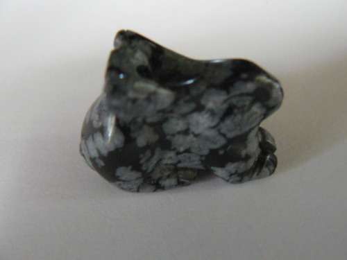 SEMI PRECIOUS STONE RABBIT CAN BE STRUNG