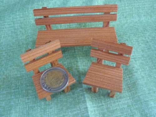 WOODEN MINIATURE DOLL HOUSE ITEMS