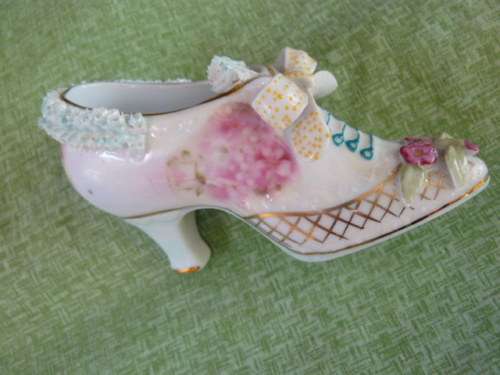 PORCELAIN SHOE ORNAMENT STYLED IN ITALY STUNNING