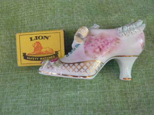 PORCELAIN SHOE ORNAMENT STYLED IN ITALY STUNNING