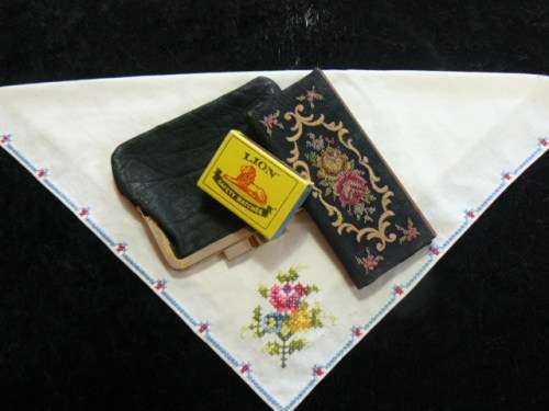 PETIT POINT COMPACT MIRROR VINTAGE- EMBROIDERED HANKIE-SMALL BLACK PURSE