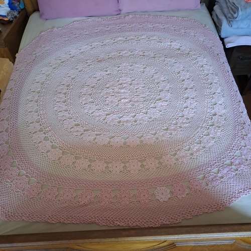 Stunning cotton crocheted large 1.85m table cloth PLEASE HAVE A CLOSER LOOK + FREE GIFT - REDUUCED!!