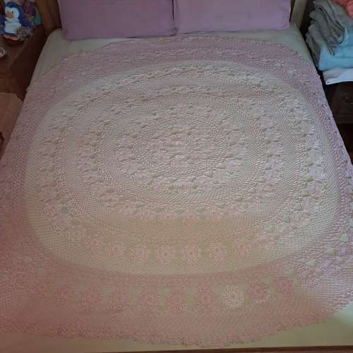 Stunning cotton crocheted large 1.85m table cloth PLEASE HAVE A CLOSER LOOK + FREE GIFT - REDUUCED!!