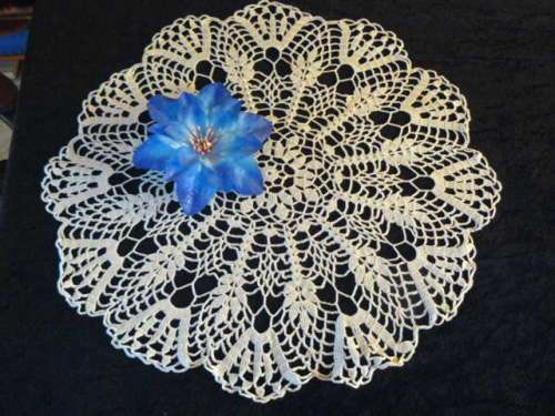 HAND CROCHETED COTTON DOILIE 53 CM