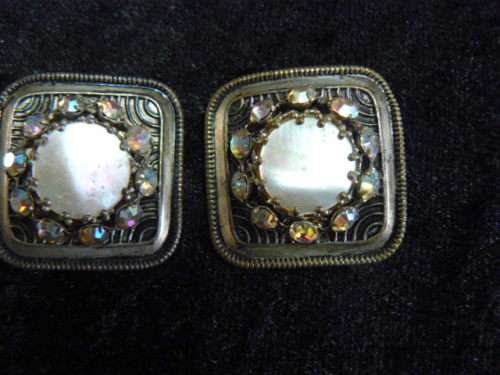 FASHION CLIP ON EARRINGS