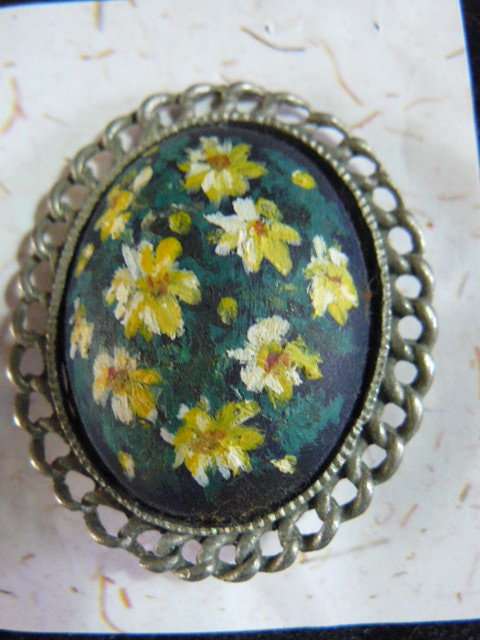HAND PAINTED BROOCH IN SILVER METAL WARE