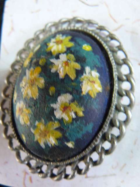HAND PAINTED BROOCH IN SILVER METAL WARE