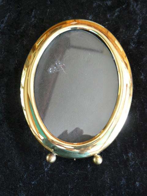 BRESS LIKE FRAME
