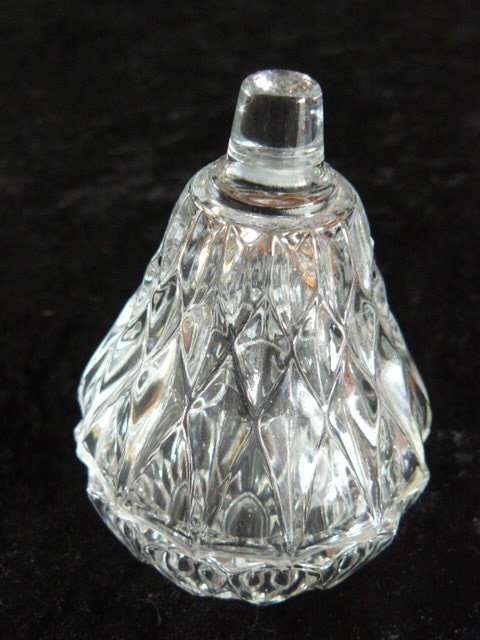 GLASS CUT PEAR SHAPPED TRINKET BOX
