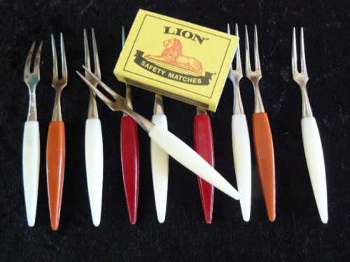 VINTAGE PICKLE FORKS X 10 STAINLESS