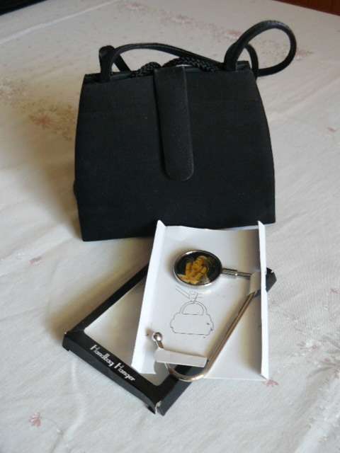 VINTAGE BAG AND HAND BAG HANGER