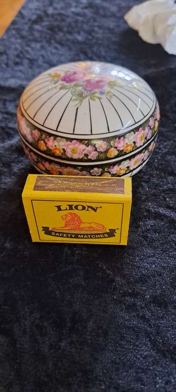 Beautiful hallmarked hand painted trinket box