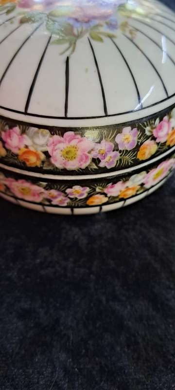 Beautiful hallmarked hand painted trinket box