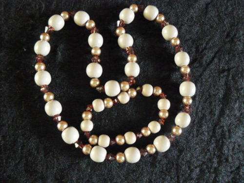 CUNKY BEADDED NECKLACE AND MATCHING BRACELETT STRETCH
