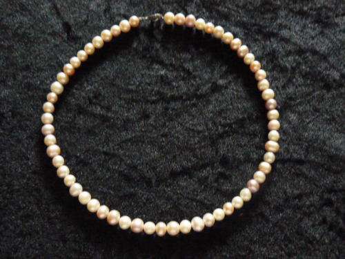 GENUINE FRESH WATER PEARL NECKLACE 42 CM