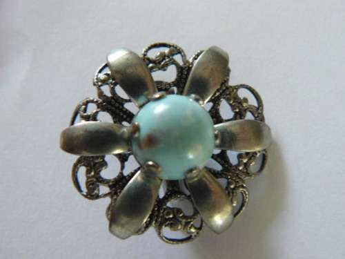 VINTAGE LIKE BROOCH SILVER STONED