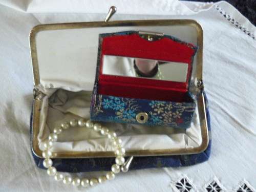 FOUX PEARL STRETCH BRACELET - LIP STICK HOLDER AND MAKE UP BAG