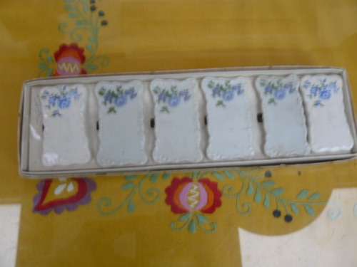 PORCELAIN TABLE NAME SETTINGS X 6