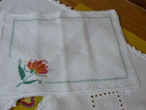 VINTAGE COTTON 3 X TRAY CLOTHS