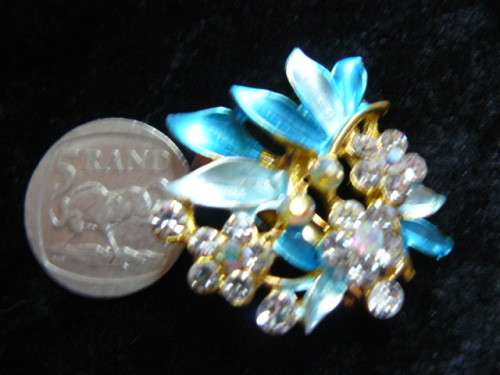 GOLD TONED BLING FASHION STONES BROOCH