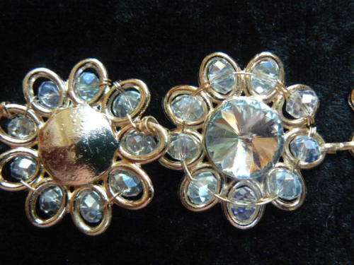 GOLD TONED WITH BLING STONES BRACELET 17 CM